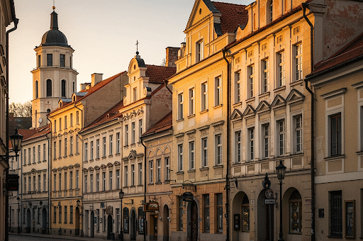 Senos Statybos Butai Vilniuje: Žavesys, Iššūkiai ir Protingo Pirkėjo Vadovas